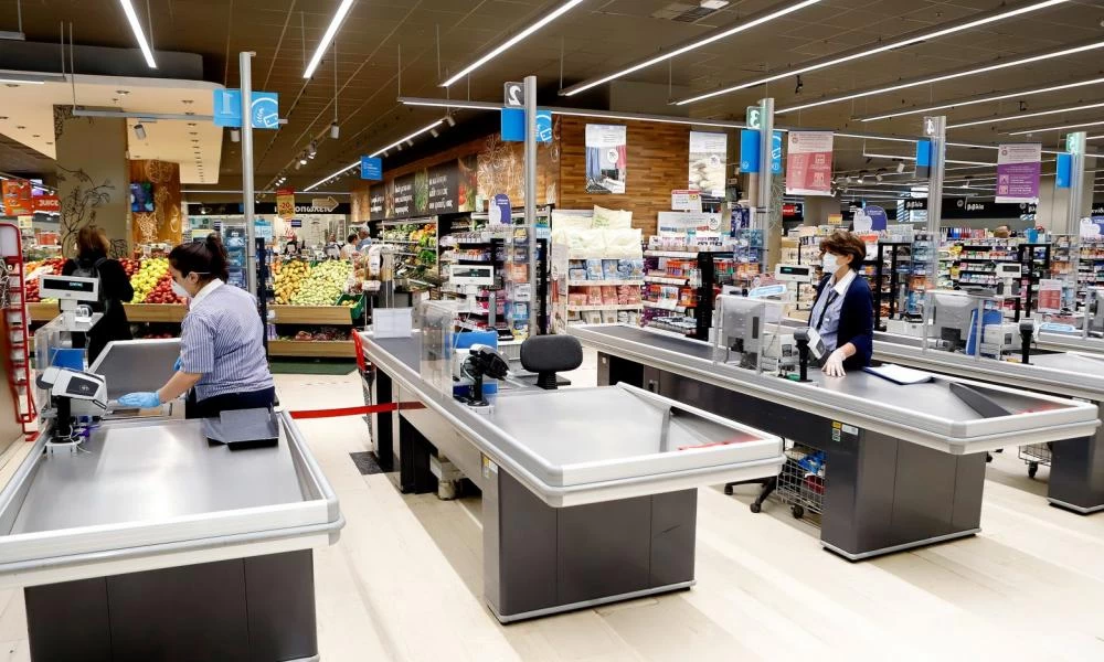Η κυβέρνηση εξετάζει νέα μέτρα και για τα σούπερ μάρκετ